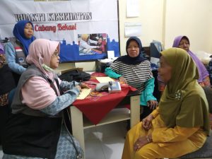Read more about the article Cek Kesehatan Kaum Dhuafa YRLA saat Bulan Suci Romadhon