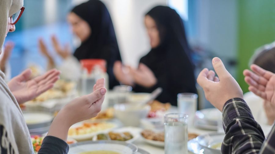 Read more about the article 5 Amalan Wanita Haid Saat Ramadhan, Salah Satunya Sedekah