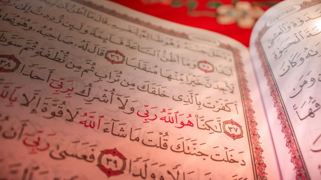 Ayat Al-Quran Tentang Anak Yatim